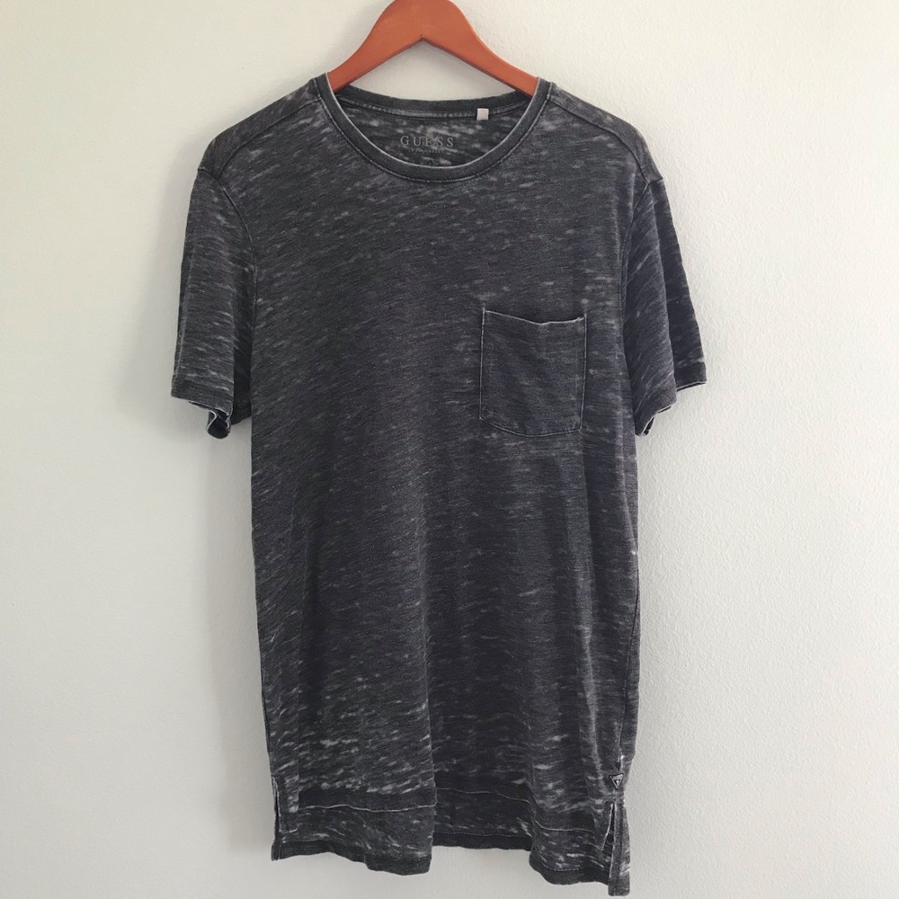 Men’s Guess tee shirt, large